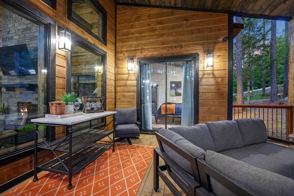 Ember Skye Cabin - 2 Bdr & Bunk Nook/2.5 Bath Броукън Боу Екстериор снимка