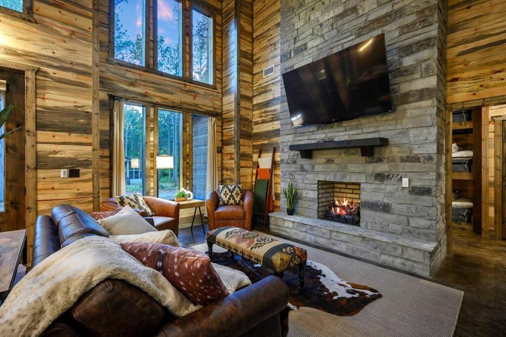 Ember Skye Cabin - 2 Bdr & Bunk Nook/2.5 Bath Броукън Боу Екстериор снимка