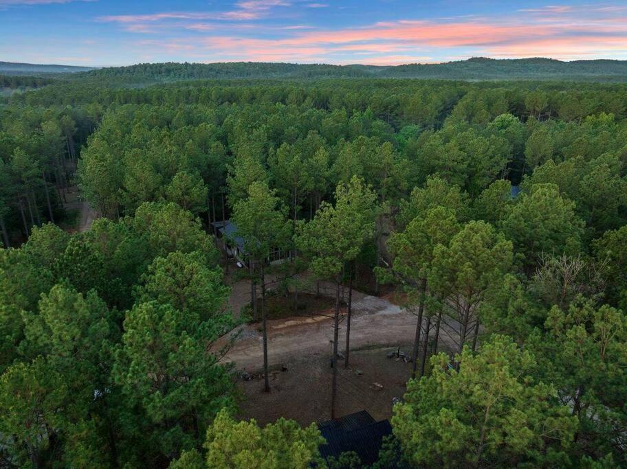 Ember Skye Cabin - 2 Bdr & Bunk Nook/2.5 Bath Броукън Боу Екстериор снимка